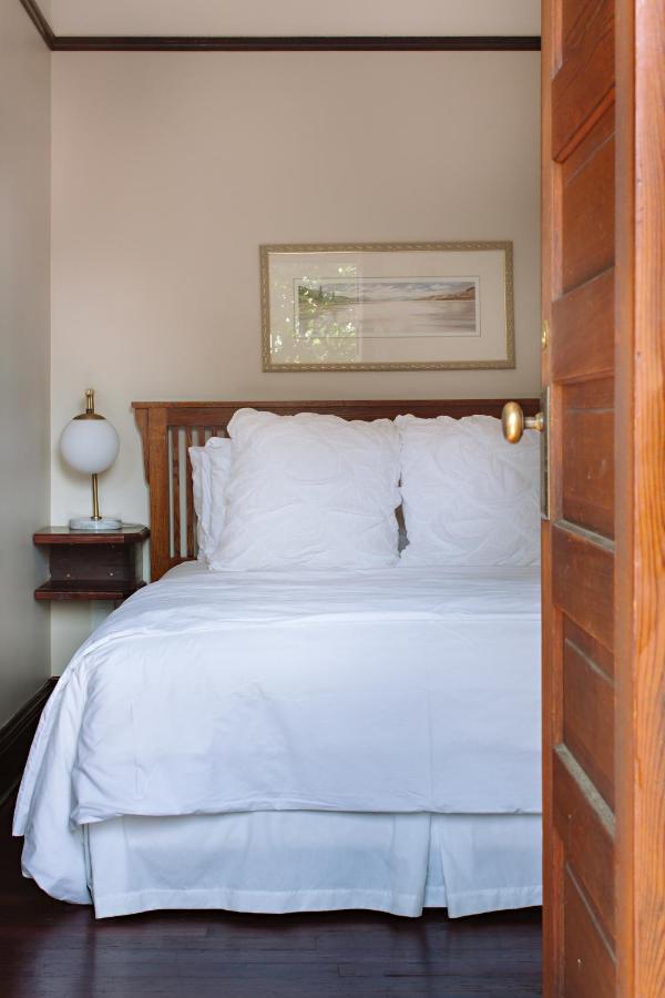 Naramata Inn 외부 사진